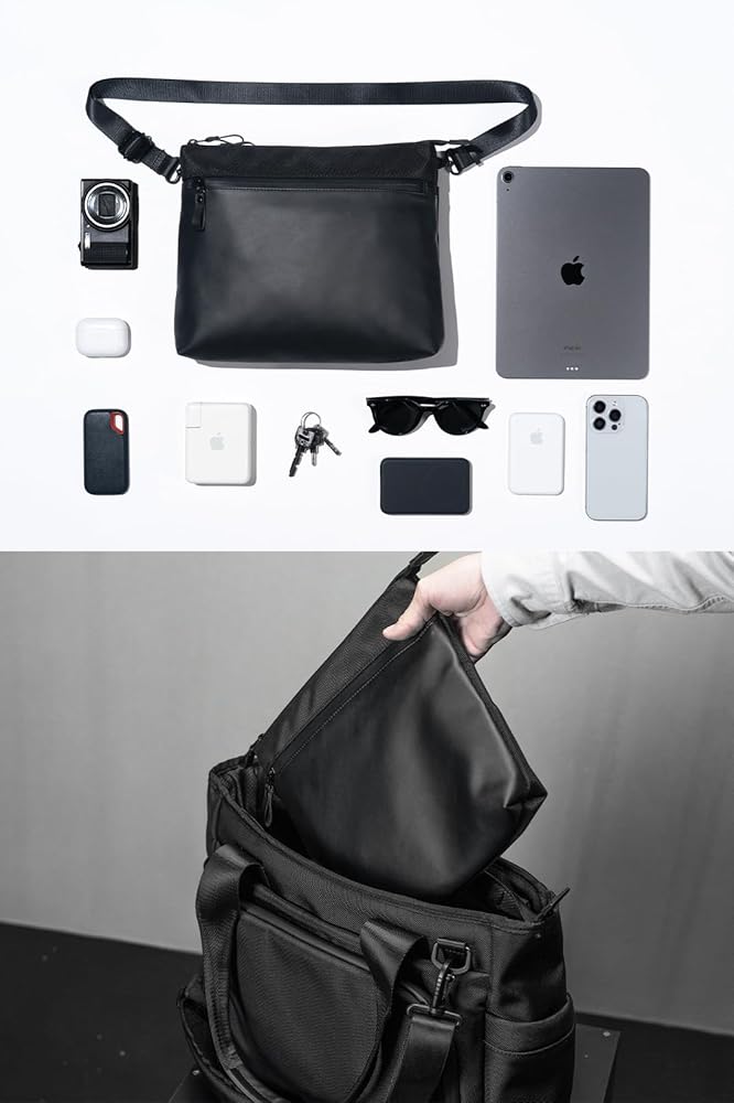 美品✨ ヒューゴボス ショルダーバッグ サコッシュ マルチカラー 斜め掛け 紺 美品✨ ヒューゴボス ショルダーバッグ サコッシュ マルチカラー